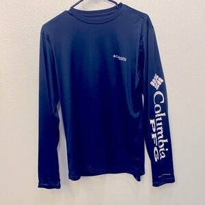 This is a Mens long sleeve outdoors, Columbia shirt